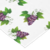 Nappe Raisins de vin rouge sur fond blanc (Angle)