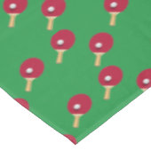 Nappe Raquette de ping-pong et boule sur vert (Angle)