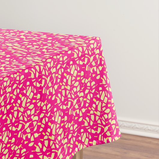 Nappe Rose profond avec de minuscules citrons et des mot (In Situ)
