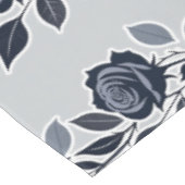 Nappe Roses Bleus Foncés Avec Des Feuilles Argentées (Angle)