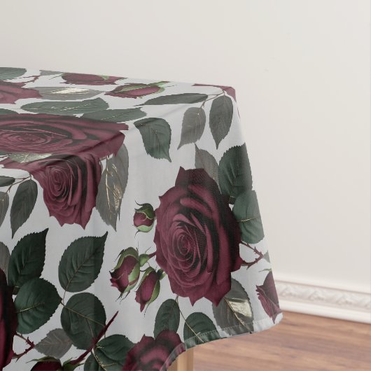 Nappe Roses Bourguignon Foncé Semblables à du Velours Av (In Situ)