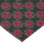 Nappe Roses rouges sur fond noir (Angle)