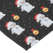 Nappe Snowman mignon et Snowflakes sur noir (Angle)