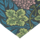 Nappe Vignes avec grappes de raisins roses (Angle)