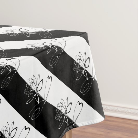 Nappe Yin Yang Black Lotus Blossom (In Situ)