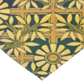 Nappe Zinnia audacieux sur un treillis en jaune de (Angle)