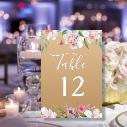 Narcisse blanc sur numéro de table de mariage de C