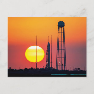 NASA Antares-raketlancering bij zonsopgang Briefkaart