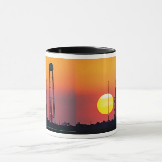 NASA Antares Rocket Sunrise Launch Mok (Midden)