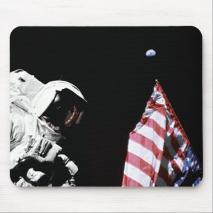NASA Apollo 17 Astronaut Flag Earth Moon Foto Muismat