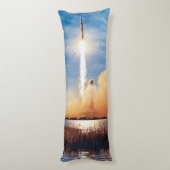 NASA Apollo 8 raketlancering Kennedy Space Center Lichaamskussen (Achterkant (Verticaal))
