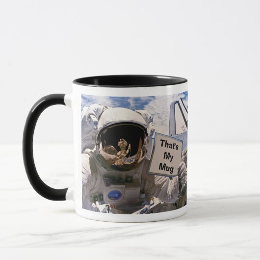 NASA Astronaut Holding Sign. - Aangepaste tekst to Mok (Links)