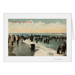 Natation de CaliforniaCrowds sur la Côte Pacifique