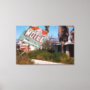 Nate's Motel in de Mojavewoestijn Canvas Afdruk