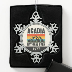 Nationaal park Acadia, aangepast jaar Maine Retro Tin Sneeuwvlok Ornament