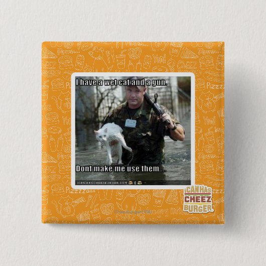 Natte kat en pistool vierkante button 5,1 cm (Voorkant)