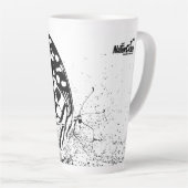 NaturCraze Noir et Blanc Papillon Latte Mug (Angle droit)