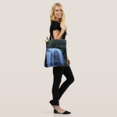 Nature Lovers Beautiful Waterfall Tote  Draagtas (Op model)