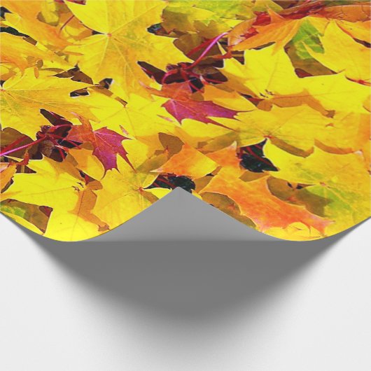 Natuur geel Sinaasappel rood herfstbladeren Cadeaupapier (Hoek)