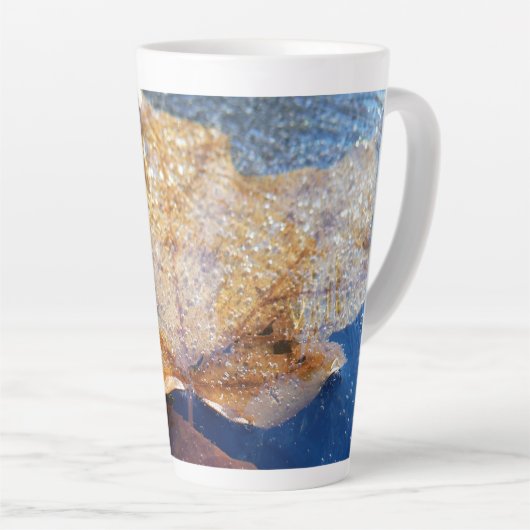 Natuur gele leder in de herfst, bevroren latte mok (Rechterhoek)