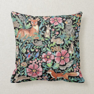 Natuur voor bosdieren in het bos van kleurrijk bos kussen