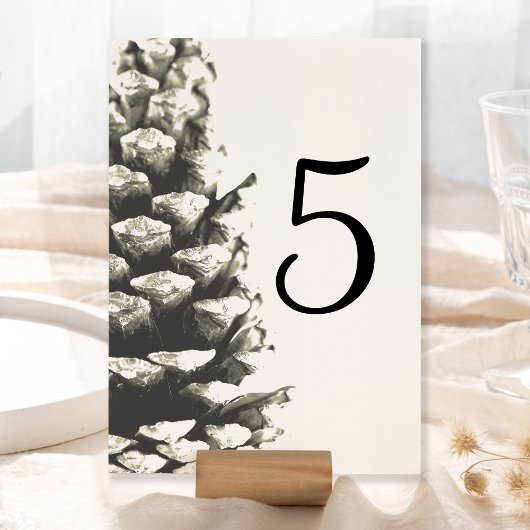 Natuurlijke pine-kloon op het witte huwelijk kaart