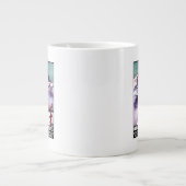 Naughty Gnomes Making Giant Snowball Poster Extra Grote Beker (Voorkant)