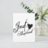 Naughy Grunge Script - Just Married Heart Black Aankondigingskaart (Staand voorkant)