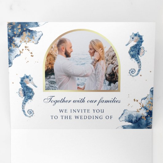 Nautical Blue Waterverf Seahorse QR Code Weddensch Drieluik Uitnodiging (Binnenzijde eerst)