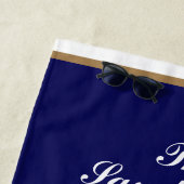 Nautical Modern Navy Blue Monogram Lake House Strandlaken (In situ)