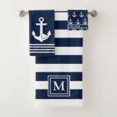 Nautical Navy White Stripes Hart Anker Monogram Bad Handdoek (Insitu)