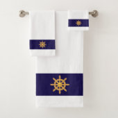 Nautisch gouden scheepswiel op blauw en wit marine bad handdoek (Insitu)