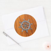 Nautisch wiel op Teak Veneer Ronde Sticker (Envelop)