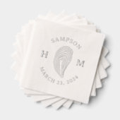 Nautische Oester Shell Monogram met Naam Datum Folie Servetten (Insitu (Gestapeld))