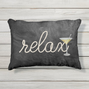 nautische touw op zwarte ledertextuur en martini buitenkussen