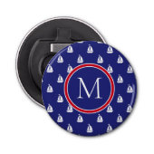 Nautische witte zeilboten op Navy Blue Monogram Button Flesopener (Voorkant)