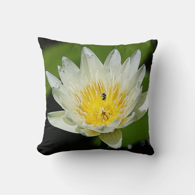 Nauwe White Water Lily Flower and Bee Pillow Kussen (Voorkant)