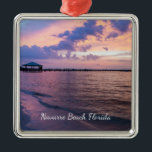 Navarre Beach Magie Heure Purple Sunset Ornement<br><div class="desc">Un souvenir ornemental avec une photo d'un chemin à couper le souffle pour terminer la journée sur la plage ! J'ai pris cette photo de l'heure magique juste après le coucher du soleil à Navarre Beach en Floride, aux États-Unis. Vous recherchez plus d'impressions ou de produits ? N'hésitez pas à...</div>