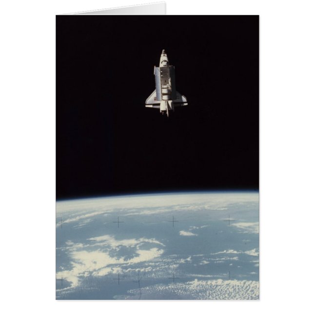 Navette spatiale au-dessus de la terre (Devant)