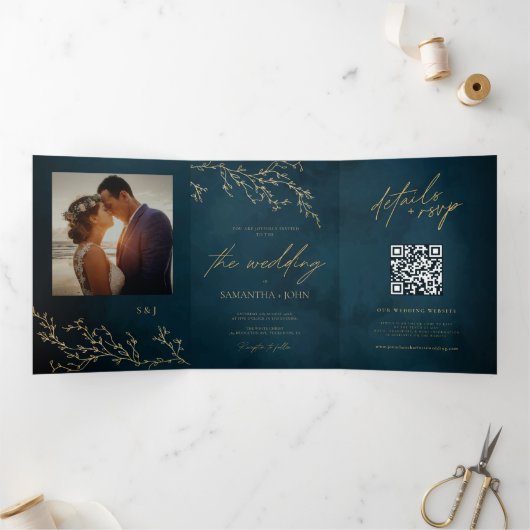 Navy Blauw en Goud Botanische Elegante Bruiloft Drieluik Uitnodiging (Binnen)