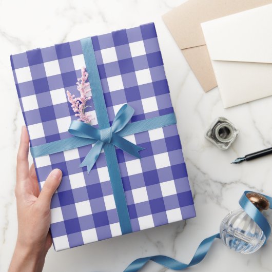 Navy blauw en wit geruite patroon inpakpapier (Geschenken)