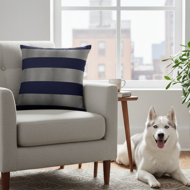 Navy blauw en zilver kussen (Striped silver gray and navy blue pillow.)