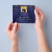 Navy blauw goud foto verjaardag save the date flyer (Hand)