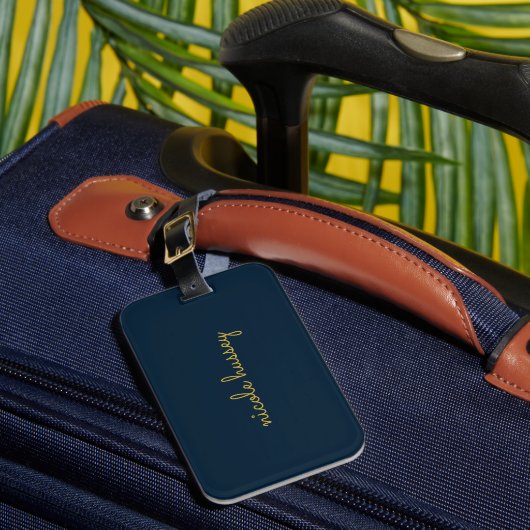 Navy Blauwe Gouden Schrift | Stijlvol Modern Mono Bagagelabel (Voorkant Insitu 1)