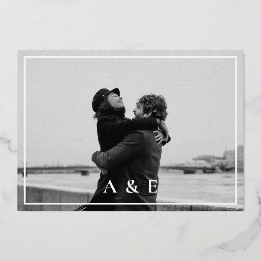 Navy Blue Classic Kalligrafie Fotobruiloft Folie Uitnodiging (Achterkant)