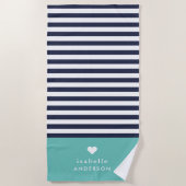 Navy Blue en Aqua Chic Stripes Heart Monogram Strandlaken (Voorkant)