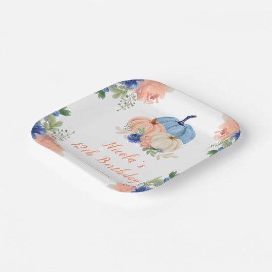 Navy Blue en Blush Bloemenpompoenen Verjaardag Papieren Bordje (Gebogen)