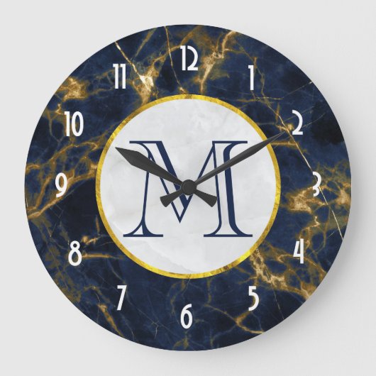 Navy Blue en Gold Marble Modern Stylish Monogram Grote Klok (Voorkant)