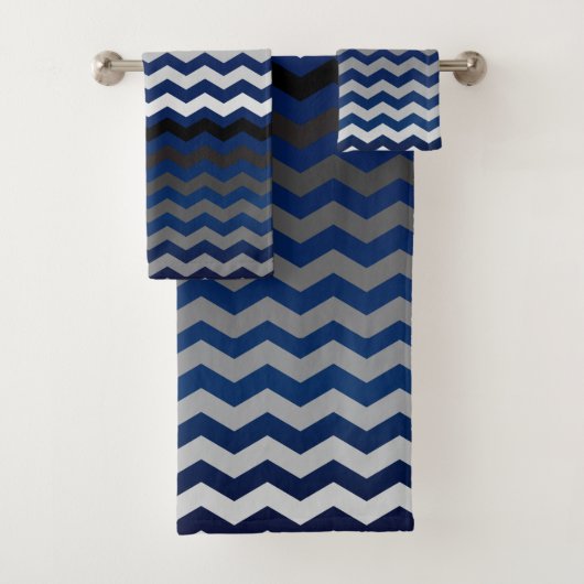 Navy Blue en Gray Chevron Stripes Bad Handdoek (Insitu)