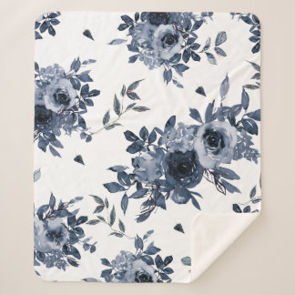Navy Blue Flowers op White Sherpa Deken